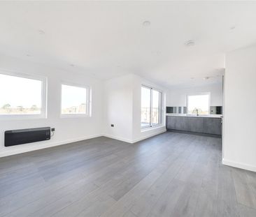 Rosemount Avenue, West Byfleet, Surrey, KT14 - Photo 1