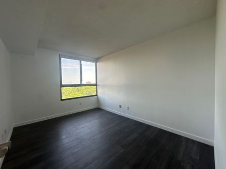 For Lease - 1300 Bloor Street Unit# 905, Mississauga, Ontario - Photo 5