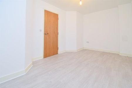 Carnforth Avenue, Wakefield - Photo 5