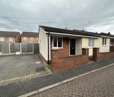 Victoria Fields, Birkenhead - Photo 1