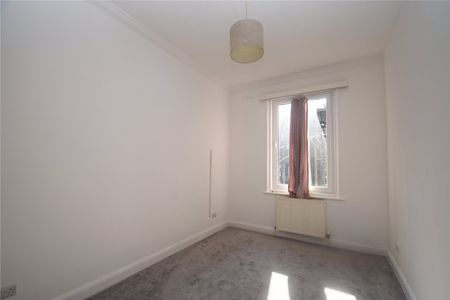 3 bed apartment to rent in Avenue Victoria, Scarborough, YO11 - Photo 3