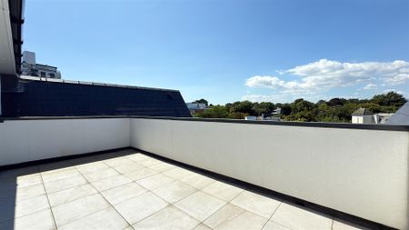 3 Bedroom Apartment - Penthouse - Photo 5