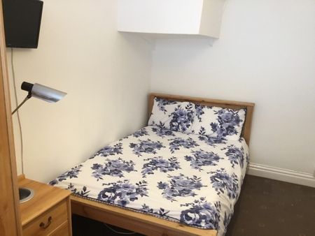 298 HUBERT ROAD - Photo 5