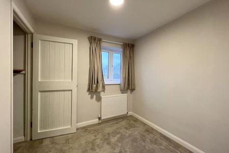 2 bedroom semi-detached house to rent - Photo 3