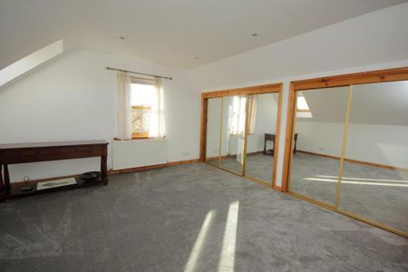 3 bedroom detached house to rent - Photo 2