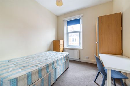 3 bed flat to rent in Glenthorn Road, Jesmond, NE2 - Photo 5