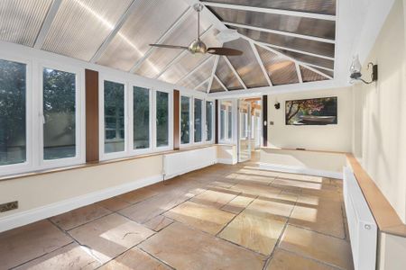 3 bedroom detached house to rent - Photo 4