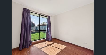 Family home on large 724m2 block with garage rear access and large outdoor entertaining area! - Photo 3