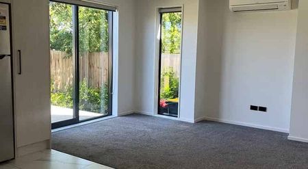 Modern Two-Bedroom Townhouse Close to CBD - Photo 4