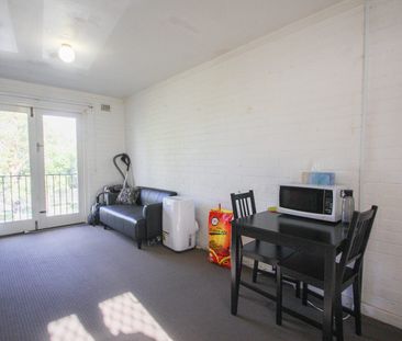 FULLY FURNISHED 1 BEDROOM - Photo 1