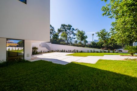 Moradia T6 de arquitetura moderna inserida no Golfe de Oeiras - Photo 2