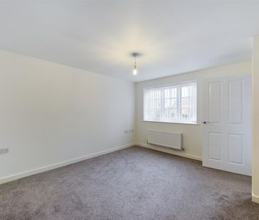 3 bedroom House To Let - Photo 2