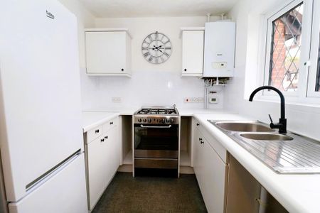 2 bedroom terraced house to rent - Photo 4