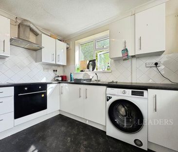 1 bedroom semi-detached house to rent - Photo 4
