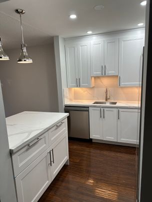 For Lease - 2004 Glenada Crescent Unit# 4, Oakville, Ontario - Photo 1