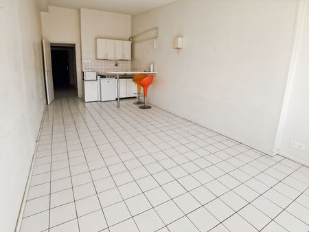 Location Appartement 1 pièce 32m² - Photo 4
