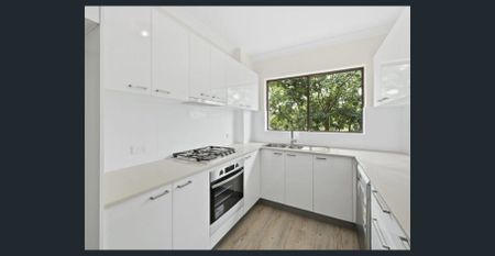 Two Bedroom Apartment with Lock Up Garage - Photo 3