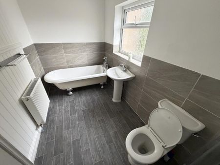 2 bedroom terraced house to rent - Photo 2