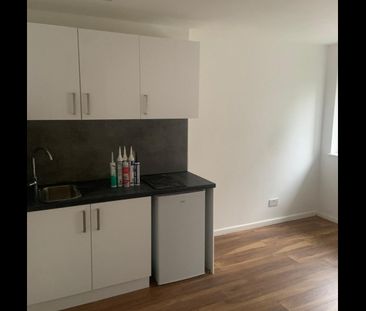 Studio Flat, Nether Street, N3 - Photo 3