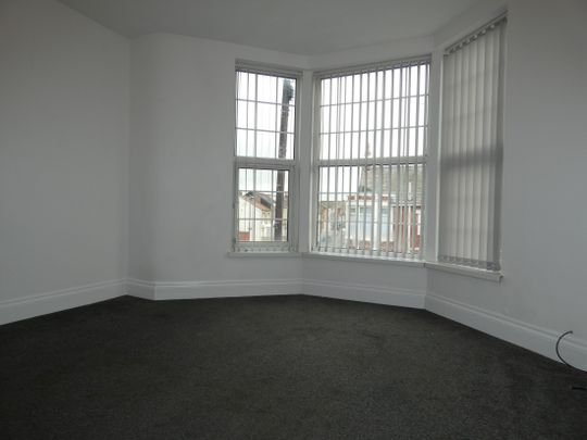 Bute Avenue Flat 2 - Photo 1