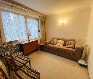 2 bedroom retirement property to rent - Photo 4