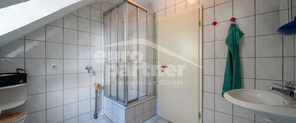 Teilrenovierte Dachgeschosswohnung im Herzen von Oberstein! - Photo 1