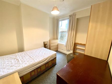 5 bedroom terraced house to rent - Photo 4