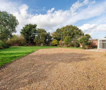 3 bedroom detached house to rent - Photo 2