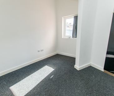 1 Bed Flat, Dovercastle, NG7 - Photo 3