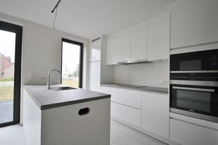 Ruim appartement met autostaanplaats op gunstige locatie! - Photo 2