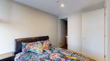 Stylish Furnished Apartment with Stunning Views - Photo 4