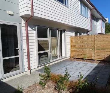 CENTRAL LOWER HUTT LIVING - Photo 3