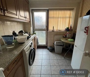 3 bedroom terraced house to rent - Photo 3