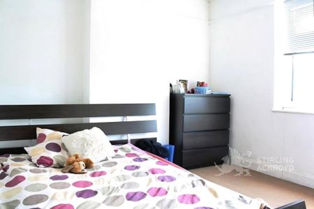 4 bedroom semi-detached house to rent - Photo 5