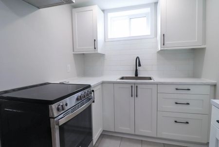 161 Louth St, St. Catharines - 2 Bedroom Lower Unit - Photo 2