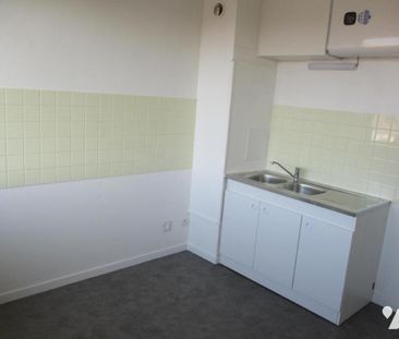 Seclin, studio 30 m 2 avec cuisine séparée, résidence Philippe de G... - Photo 3