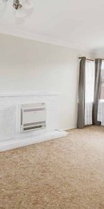 Central living made easy - Photo 3