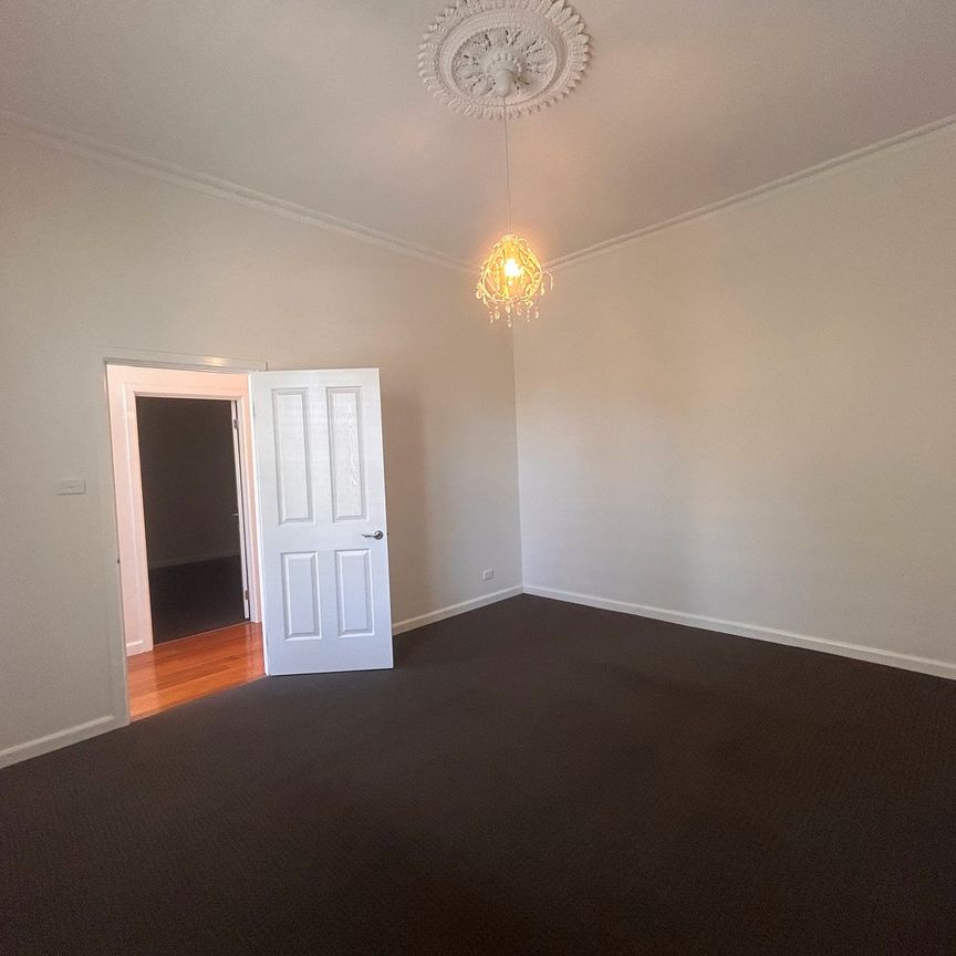 Immaculate home right in the heart of Hawthorn. - Photo 1