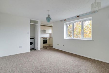 Studio to rent - Photo 2