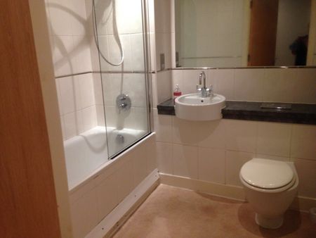 2 Bed Flat, The Reach, L3 - Photo 5