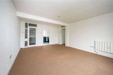 Pine Lodge, Tonbridge Road, Maidstone, ME16 - Photo 2