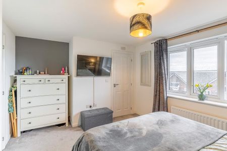 3 bedroom semi-detached house to rent - Photo 3