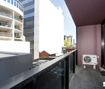 Prime Location! - Photo 6