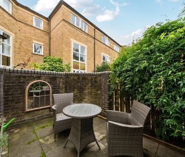 3 bedroom terraced house to rent - Photo 2