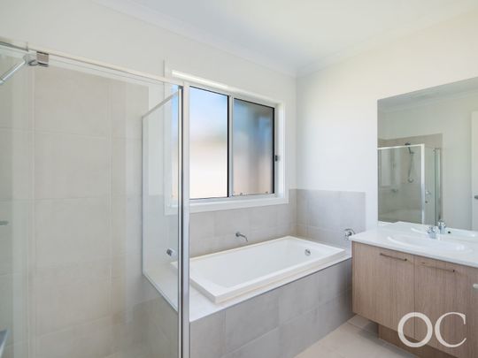 Open the Door To Brand New Luxury Between City and Sea - Photo 1