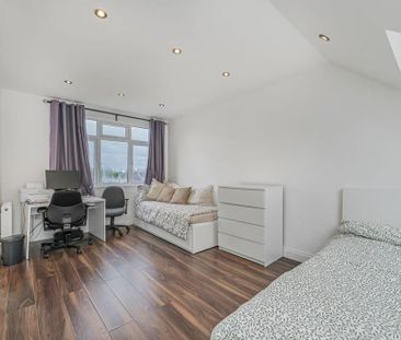 4 bedroom terraced house to rent - Photo 6