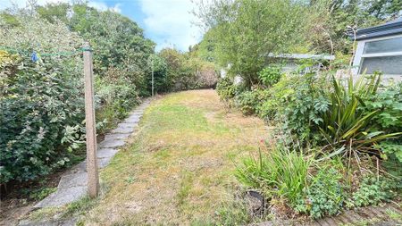 2 bedroom semi-detached house to rent - Photo 5