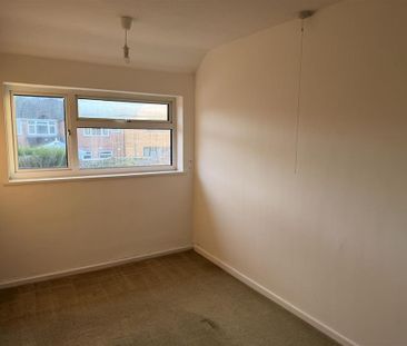 5 bedroom semi-detached house to rent - Photo 4