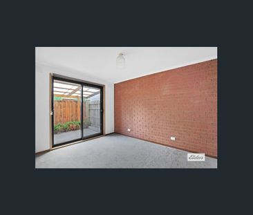 Neat unit close to town - Photo 2