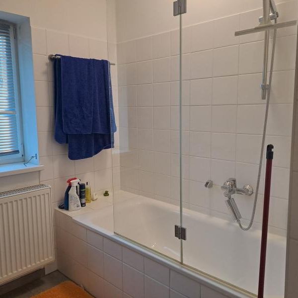 Pillweinstraße, sonnige und ruhig gelegene Dachgeschosswohnung mit 76 m2 plus Terrasse im 4.OG mit Lift - Photo 1